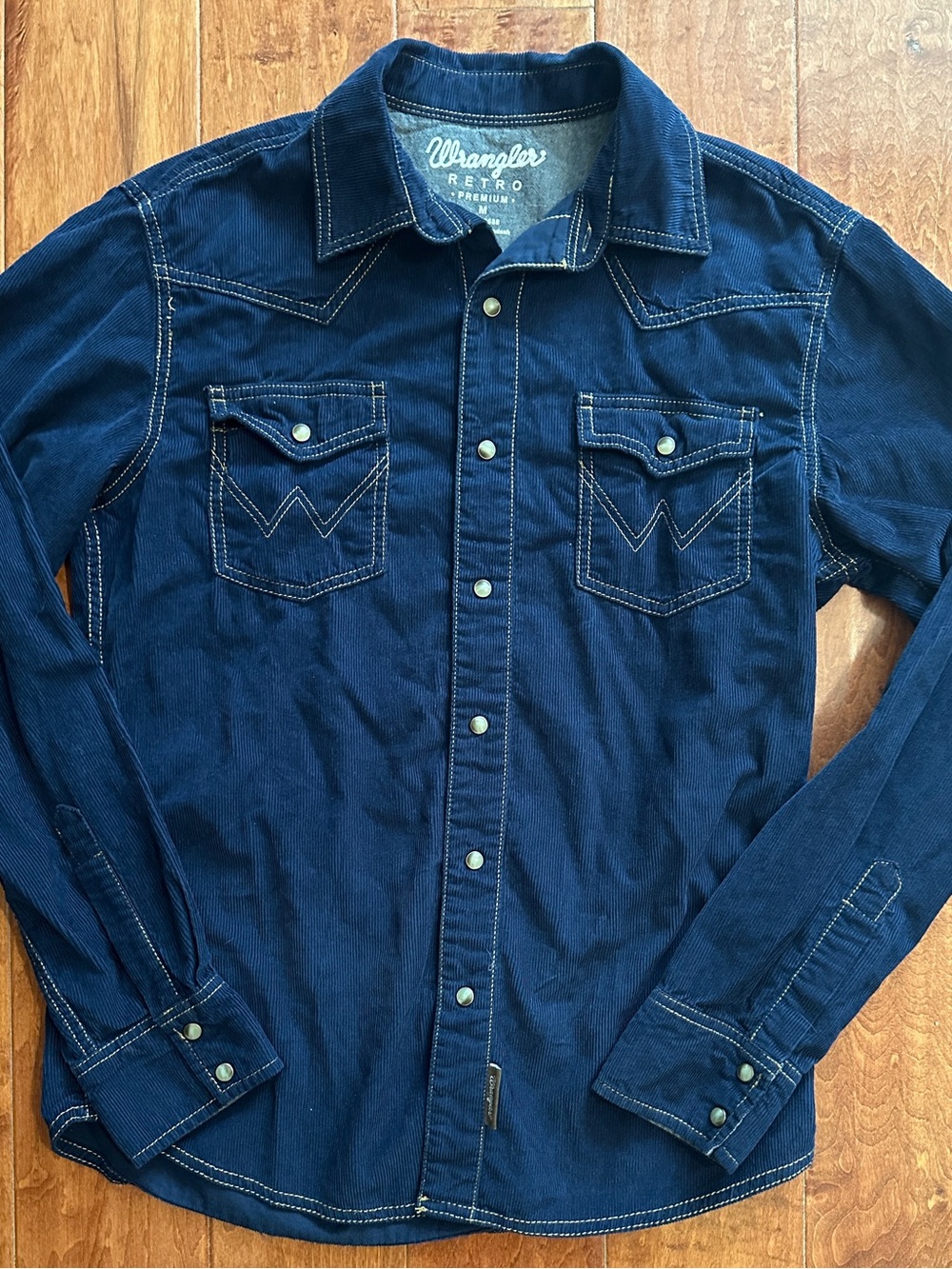 Women’s Wrangler Retro Navy corduroy Western Snap-Front Shirt size medium